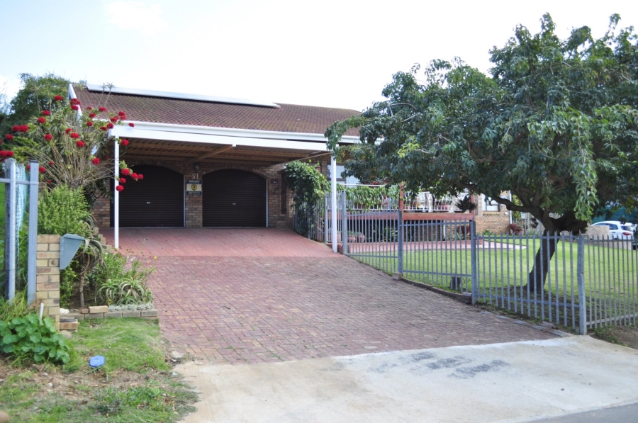 4 Bedroom Property for Sale in Wavecrest Eastern Cape